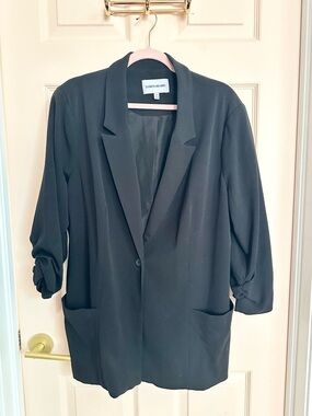 Black Elizabeth and James blazer